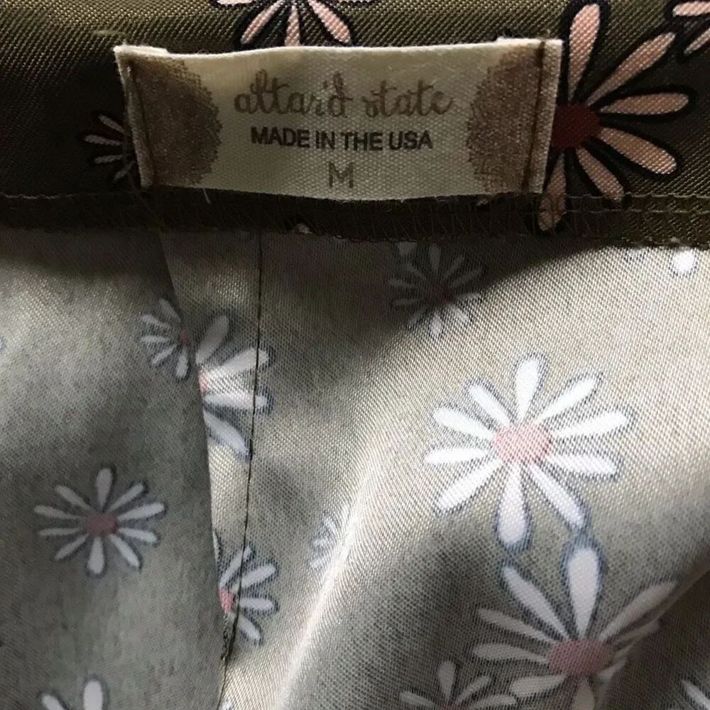 Altar’d State olive green floral mini skirt Size Medium - Picture 4 of 4